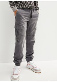 bonprix - Dżinsy dresowe Regular Fit Straight z kieszeniami z boku nogawki. Kolor: szary #1