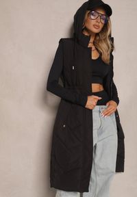 Renee - Czarna Pikowana Kamizelka ze Ściągaczem w Talii i Kapturem z Możliwością Odpięcia Aminstina. Okazja: na spacer. Kolor: czarny. Materiał: jeans. Styl: elegancki #4