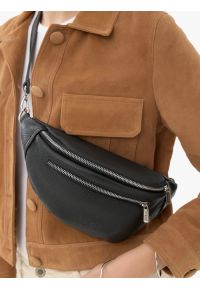 Ryłko - Czarna torebka nerka - crossbody. Kolor: czarny. Materiał: skórzane. Styl: street #5