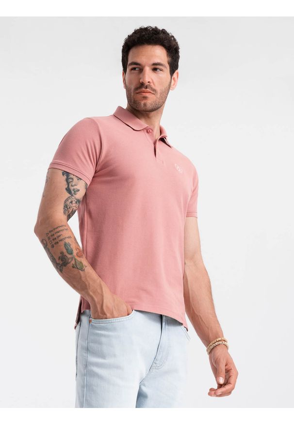 Ombre Clothing - Męska jednokolorowa koszulka polo BASIC z dzianiny pique - ciemnoróżowa V7 OM-POBS-0100 - XXL. Okazja: na co dzień. Typ kołnierza: polo. Kolor: różowy. Materiał: dzianina. Wzór: haft, jednolity, aplikacja. Sezon: lato, wiosna. Styl: sportowy, casual, wizytowy, klasyczny