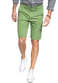 Wrangler - SPODENKI MĘSKIE WRANGLER CHINO SHORT JADE GREEN W14AKM33H. Wzór: aplikacja #10