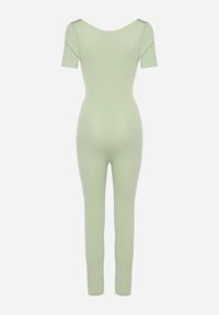 Born2be - Jasnozielony Długi Kombinezon Bodycon z Prążkowanej Dzianiny Selagia. Okazja: na co dzień. Kolor: zielony. Materiał: dzianina, prążkowany. Długość: długie. Styl: casual #5