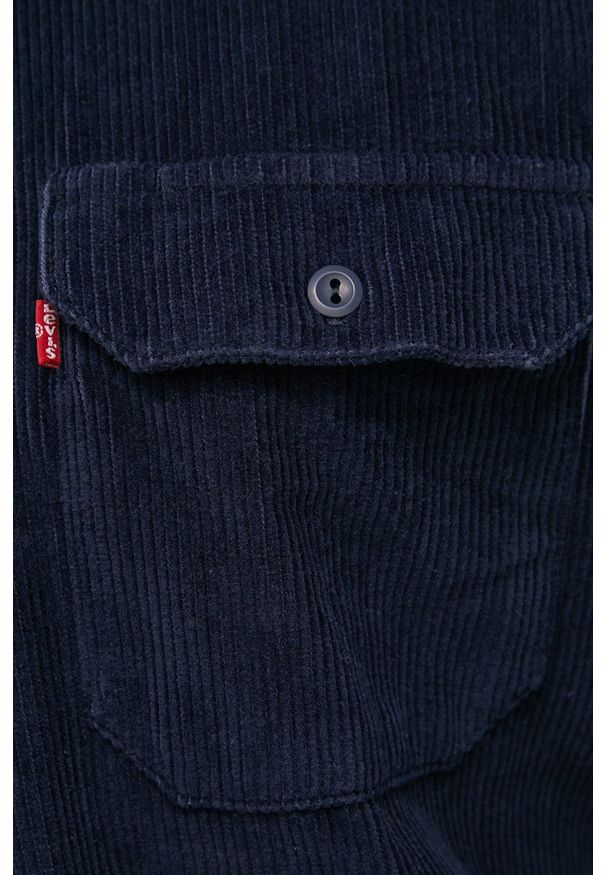 Levi's® - Levi's Koszula sztruksowa męska kolor granatowy relaxed z kołnierzykiem klasycznym. Okazja: na spotkanie biznesowe. Typ kołnierza: kołnierzyk klasyczny. Kolor: niebieski. Materiał: sztruks. Styl: klasyczny