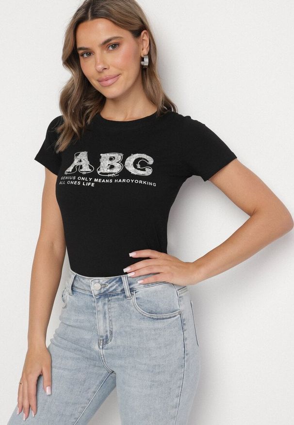 Born2be - Czarny T-shirt Bawełniany z Naszywką i Cekinami Olisaria. Okazja: na co dzień. Kolor: czarny. Materiał: bawełna. Wzór: aplikacja. Styl: klasyczny, casual