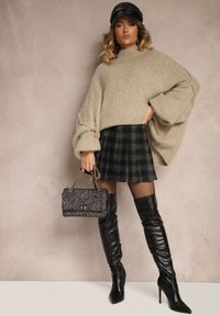 Renee - Czarne Trapezowe Spódnico-Spodenki Plisowane z Wiskozą High Waist w Kratę z Paskiem Filiana. Okazja: na co dzień. Stan: podwyższony. Kolor: czarny. Materiał: wiskoza. Styl: elegancki, casual #5