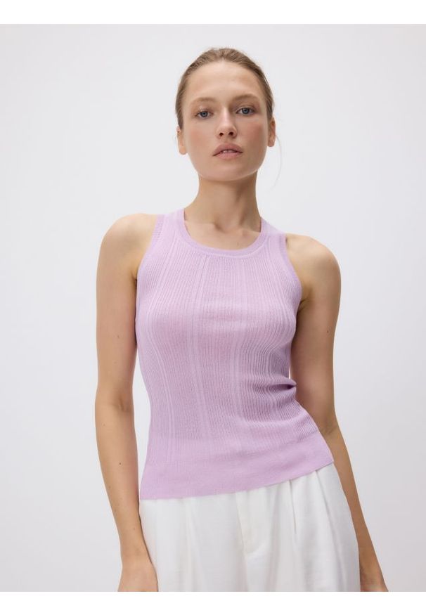 Reserved - Prążkowany top - pastelowy róż. Kolor: różowy. Materiał: prążkowany