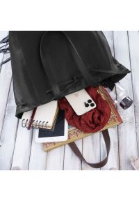 Shopperka skórzana PAOLO PERUZZI IN-64-BL czarna. Kolor: czarny. Sezon: lato. Materiał: skórzane. Rodzaj torebki: na ramię #1