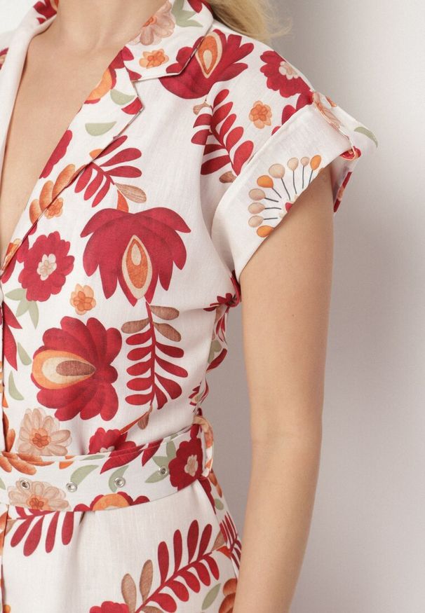 Born2be - Bordowa Sukienka z Wiskozą o Koszulowym Kroju z Paskiem z Klamrą Nitasiela. Okazja: na co dzień. Typ kołnierza: dekolt w kształcie V. Kolor: czerwony. Materiał: wiskoza. Długość rękawa: krótki rękaw. Typ sukienki: koszulowe. Styl: casual, klasyczny