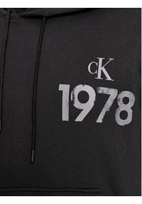 Calvin Klein Jeans Bluza J30J324209 Czarny Regular Fit. Kolor: czarny. Materiał: bawełna