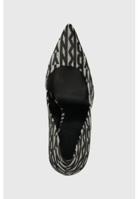 DKNY - Dkny szpilki MABI kolor czarny K1335153. Kolor: czarny. Obcas: na szpilce. Wysokość obcasa: średni #4