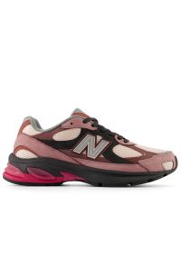 Buty unisex New Balance U20109FV - bordowe. Kolor: czerwony. Materiał: guma, zamsz. Szerokość cholewki: normalna. Sezon: lato. Sport: bieganie #1