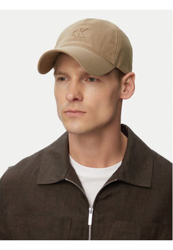 Calvin Klein Czapka z daszkiem Monogram Deboss Canvas Baseball LV04G5027G Beżowy. Kolor: beżowy. Materiał: bawełna