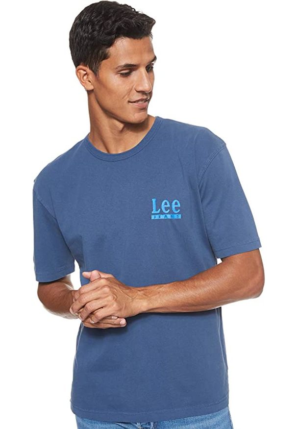 Lee - LEE HALF SLEEVE GRAPHIC MĘSKI T-SHIRT KOSZULKA Z KRÓTKIM RĘKAWEM LOGO SKY CAPTAIN L63GFEHY 112115025. Długość rękawa: krótki rękaw. Długość: krótkie