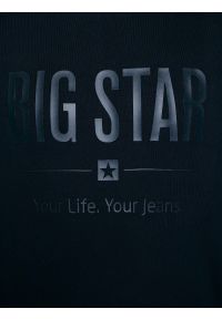 Big-Star - Bluza męska z nadrukiem granatowa Ecodort 403. Okazja: na co dzień. Kolor: niebieski. Materiał: denim, jeans, bawełna, dzianina. Długość rękawa: długi rękaw. Długość: długie. Wzór: nadruk. Styl: elegancki, klasyczny, casual