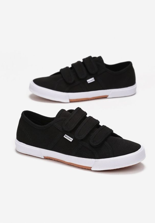 Born2be - Czarne Tenisówki Iranassa. Okazja: na co dzień. Zapięcie: rzepy. Kolor: czarny. Szerokość cholewki: normalna. Wzór: gładki, aplikacja. Wysokość cholewki: przed kostkę. Materiał: materiał. Obcas: na płaskiej podeszwie. Styl: casual, klasyczny