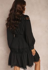 Renee - Czarna Sukienka Koszulowa Achusa. Kolor: czarny. Materiał: tkanina. Sezon: wiosna, jesień, lato. Typ sukienki: koszulowe #4