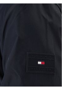 TOMMY HILFIGER - Tommy Hilfiger Kurtka przejściowa Branded MW0MW42502 Granatowy Regular Fit. Kolor: niebieski. Materiał: syntetyk #3