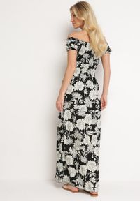 Born2be - Czarno-Biała Sukienka z Wiskozy Typu Hiszpanka z Marszczonym Dekoltem Yelbia. Typ kołnierza: dekolt hiszpanka. Kolor: czarny. Materiał: wiskoza. Wzór: kwiaty #4
