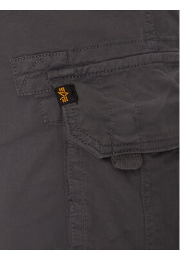 Alpha Industries Szorty materiałowe Crew 176203 Szary Slim Fit. Kolor: szary. Materiał: bawełna