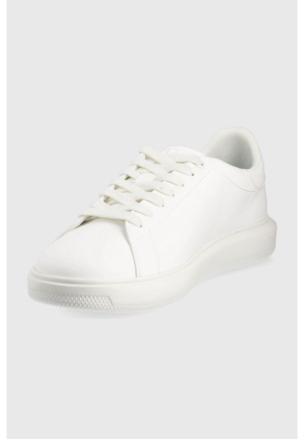 ACBC buty kolor biały. Nosek buta: okrągły. Zapięcie: sznurówki. Kolor: biały. Materiał: guma. Wzór: motyw zwierzęcy