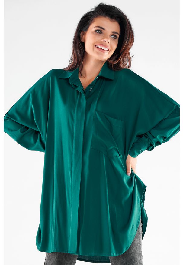 Awama - Koszula Oversize z Wydłużonym Tyłem - Zielona. Kolor: zielony. Materiał: poliester, elastan