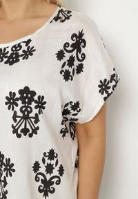 Born2be - Czarno-Biała Bluzka z Wiskozy we Wzór w Stylu Boho Lunaseia. Okazja: na co dzień. Kolor: czarny. Materiał: wiskoza. Styl: boho #3
