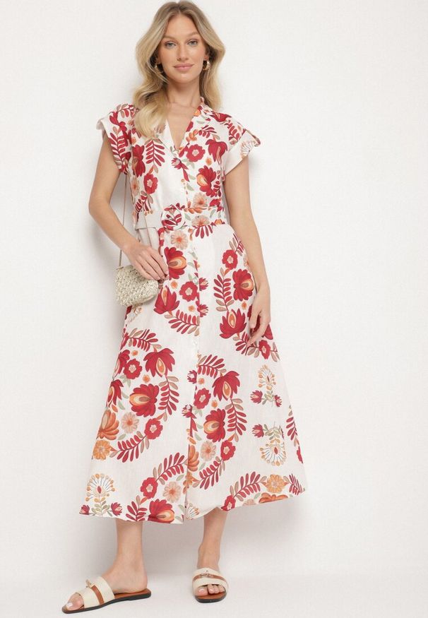 Born2be - Bordowa Sukienka z Wiskozą o Koszulowym Kroju z Paskiem z Klamrą Nitasiela. Okazja: na co dzień. Typ kołnierza: dekolt w kształcie V. Kolor: czerwony. Materiał: wiskoza. Długość rękawa: krótki rękaw. Typ sukienki: koszulowe. Styl: klasyczny, casual