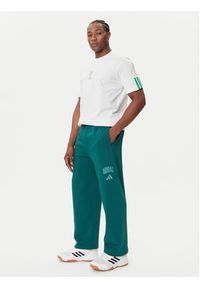 Adidas - adidas Spodnie dresowe Collegiate JM9178 Zielony Regular Fit. Kolor: zielony. Materiał: syntetyk, bawełna
