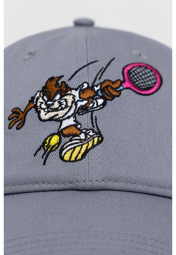 Ellesse czapka bawełniana x Looney Tunes z aplikacją. Kolor: niebieski. Materiał: bawełna. Wzór: aplikacja