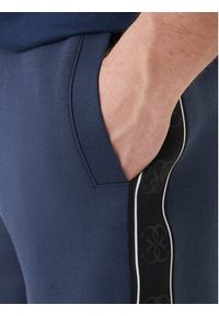 Guess Szorty sportowe Z4RD04 KB3P2 Granatowy Regular Fit. Kolor: niebieski. Materiał: syntetyk. Styl: sportowy #4