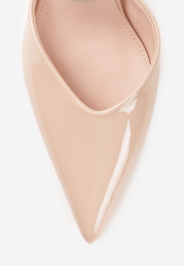 Born2be - Beżowe Lakierowane Szpilki z Elastycznym Paskiem na Piętę Balzorwyn. Okazja: na randkę, do pracy, na wesele, na spotkanie biznesowe, na ślub cywilny. Nosek buta: szpiczasty. Zapięcie: pasek. Kolor: beżowy. Materiał: lakier. Obcas: na szpilce. Styl: elegancki, biznesowy, klasyczny. Wysokość obcasa: średni