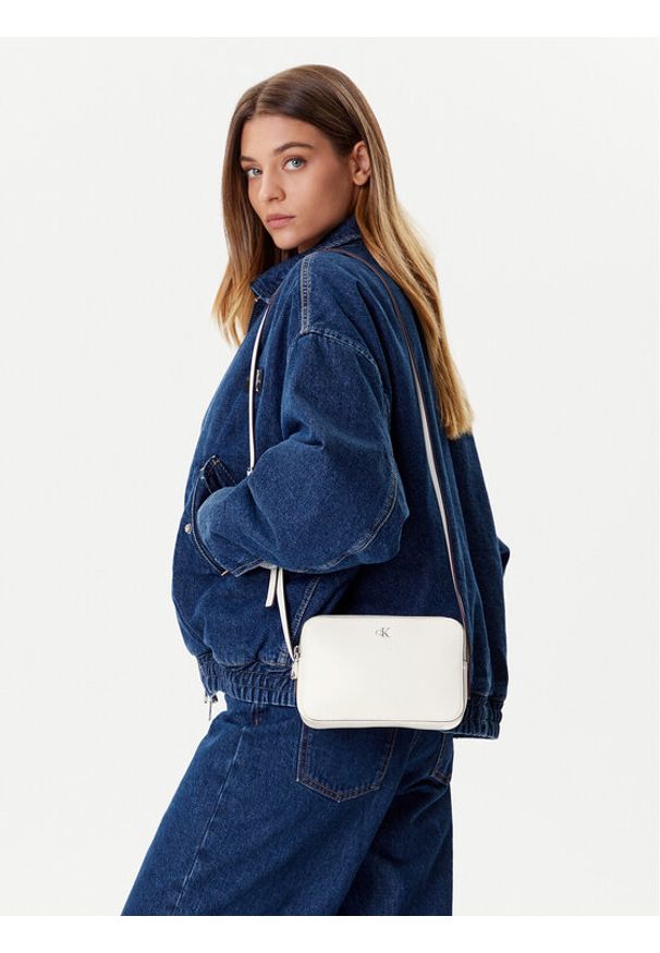 Calvin Klein Torebka Ck Camera Bag LV04F3173G Biały. Kolor: biały. Materiał: skórzane