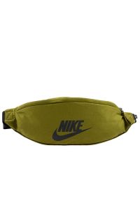 Saszetka Nike Heritage Hip Pack BA5750-368 - zielona. Kolor: zielony. Materiał: poliester