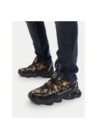 Sneakersy Versace Jeans Couture. Kolor: czarny #1
