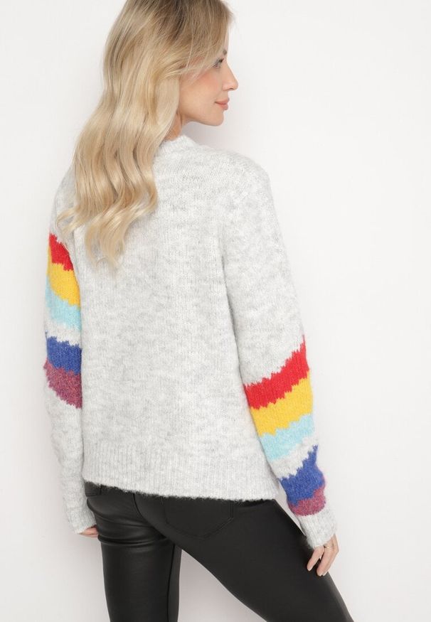 Born2be - Jasnoszary Sweter z Poprzecznymi Paskami Rentina. Kolor: szary. Materiał: jeans. Styl: klasyczny