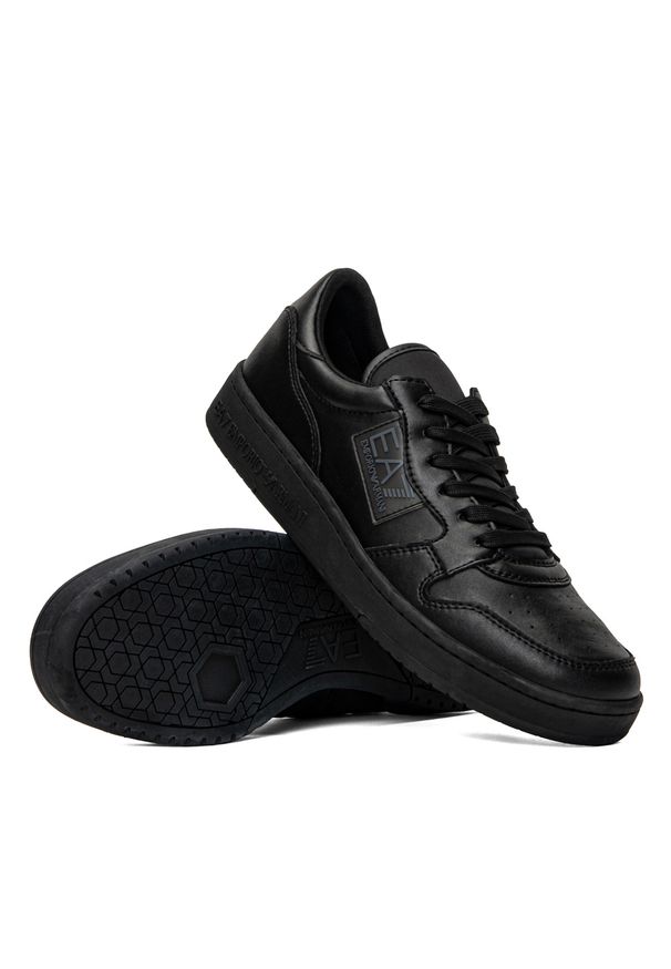 Sneakersy męskie czarne EA7 Emporio Armani X8X086 XK221 R926. Kolor: czarny. Sezon: lato