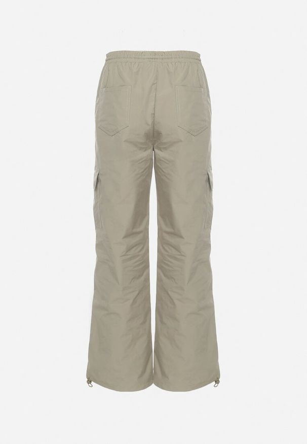 Born2be - Zielone Spodnie Typu Bojówki z Gumką w Pasie z Kieszeniami i Ściągaczami Lomienna. Kolor: zielony