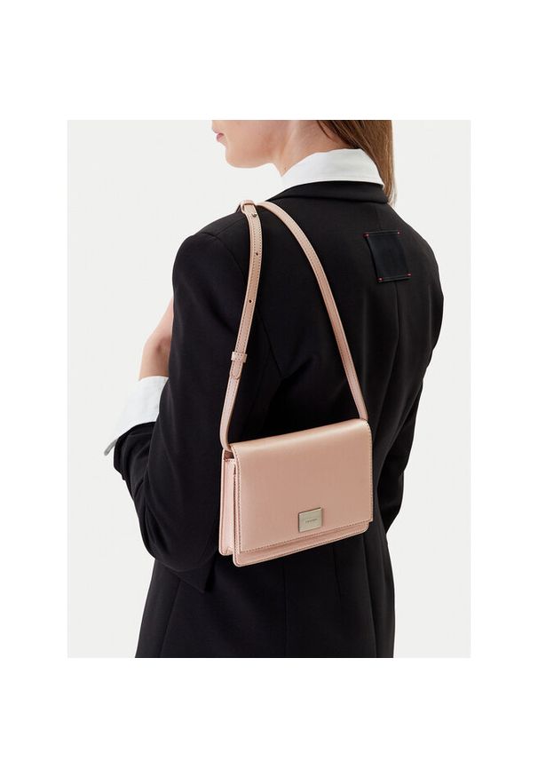 Torebka Calvin Klein. Kolor: różowy