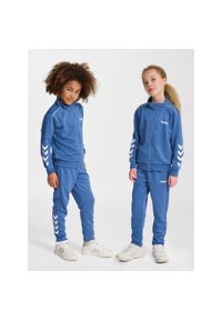 Dziecięcy dres Hummel. Okazja: na uczelnię. Kolor: niebieski. Materiał: dresówka. Styl: sportowy #1