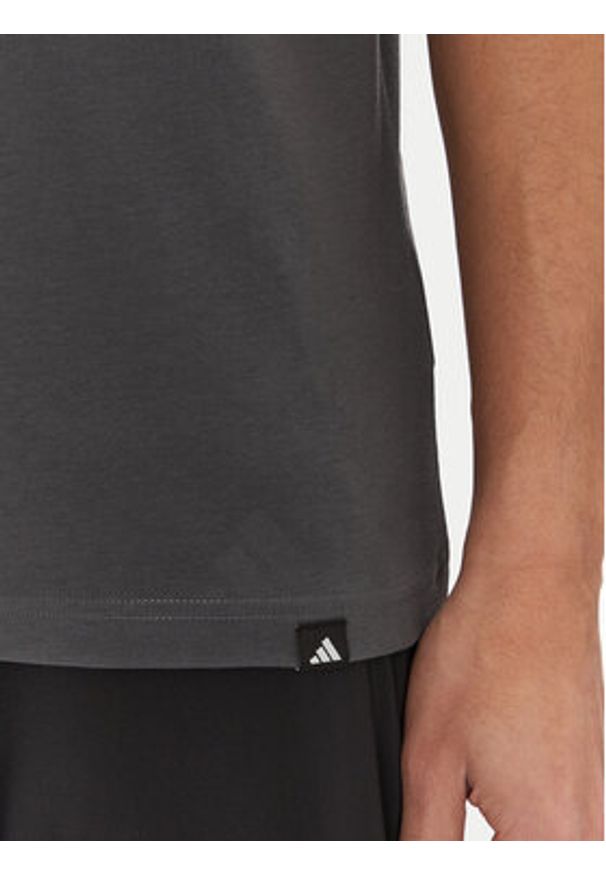Adidas - adidas T-Shirt Football Kicks Graphic JD8211 Szary Regular Fit. Kolor: szary. Materiał: bawełna