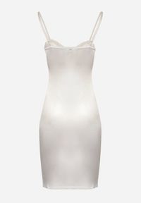 Born2be - Biała Sukienka z Koronką Ajos. Kolor: biały. Materiał: koronka. Długość rękawa: na ramiączkach. Wzór: koronka. Długość: mini #7