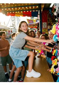 Sinsay - Luźne szorty cargo z efektem sprania - niebieski. Kolor: niebieski #1