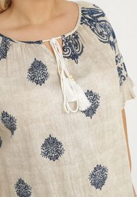 Born2be - Niebieska Wiskozowa Sukienka w Stylu Boho z Frędzlami i Falbankami Korilia. Typ kołnierza: kołnierz z falbankami. Kolor: niebieski. Materiał: wiskoza. Sezon: lato. Styl: boho #3