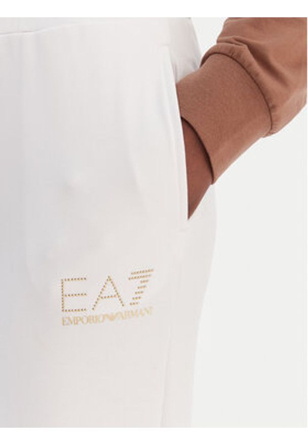 EA7 Emporio Armani Spodnie dresowe 8NTP66 TJ9RZ U0002 Biały Regular Fit. Kolor: biały. Materiał: syntetyk