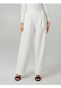 Sinsay - Spodnie palazzo z paskiem - kremowy. Kolor: kremowy #1