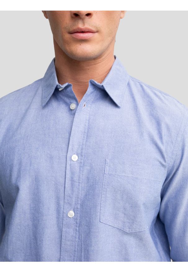 Big-Star - Koszula męska z tkaniny typu oxford niebieska Trixi 401. Okazja: na co dzień. Kolor: niebieski. Materiał: tkanina. Wzór: gładki. Styl: casual, klasyczny