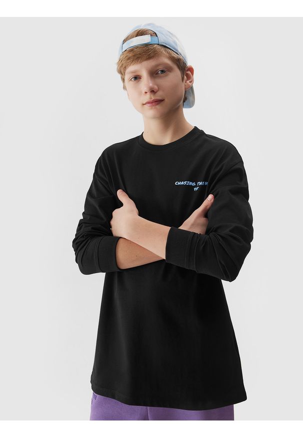 4f - 4F Longsleeve z nadrukiem chłopięcy - głęboka czerń 122 (6-7 lat). Okazja: na co dzień. Kolor: czarny. Materiał: bawełna, jersey, dzianina. Długość rękawa: długi rękaw. Długość: długie. Wzór: nadruk. Sezon: lato. Styl: sportowy, casual
