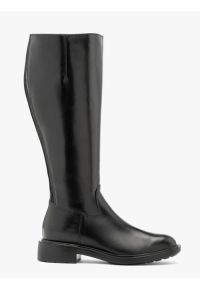 Ryłko - Klasyczne czarne kozaki z szeroką cholewką. Nosek buta: okrągły. Zapięcie: zamek. Kolor: czarny. Materiał: skóra. Szerokość cholewki: szeroka. Obcas: na obcasie. Styl: klasyczny. Wysokość obcasa: średni #1