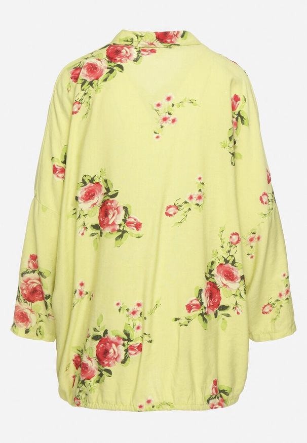 Born2be - Zielona Koszula z Wiskozy ze Ściągaczami w Kwiaty Tineras. Okazja: na co dzień. Kolor: zielony. Materiał: wiskoza. Wzór: kwiaty. Styl: casual