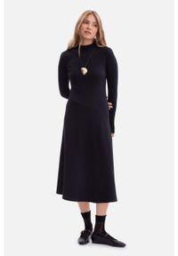 BeWear - Bawełniana sukienka dzianinowa z golfem rozkloszowana czarna. Typ kołnierza: golf. Kolor: czarny, brązowy. Materiał: dzianina, bawełna. Sezon: zima, jesień #6